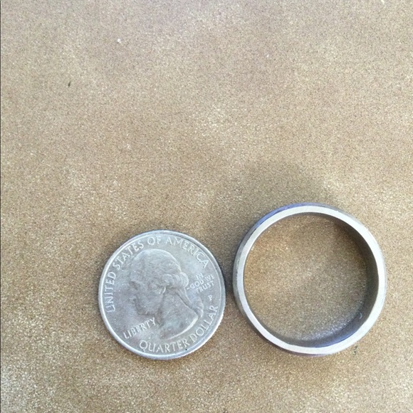 Mens Titanium Ring - Picture 6 of 7